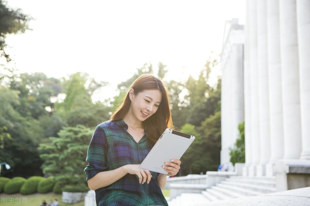 哄女孩子的方法（怎样成为哄女人高手？5个高情商小技巧）